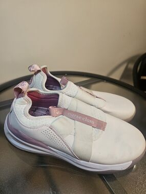 Clove Nurse Clara Slip-On Sneakers in White & Pink